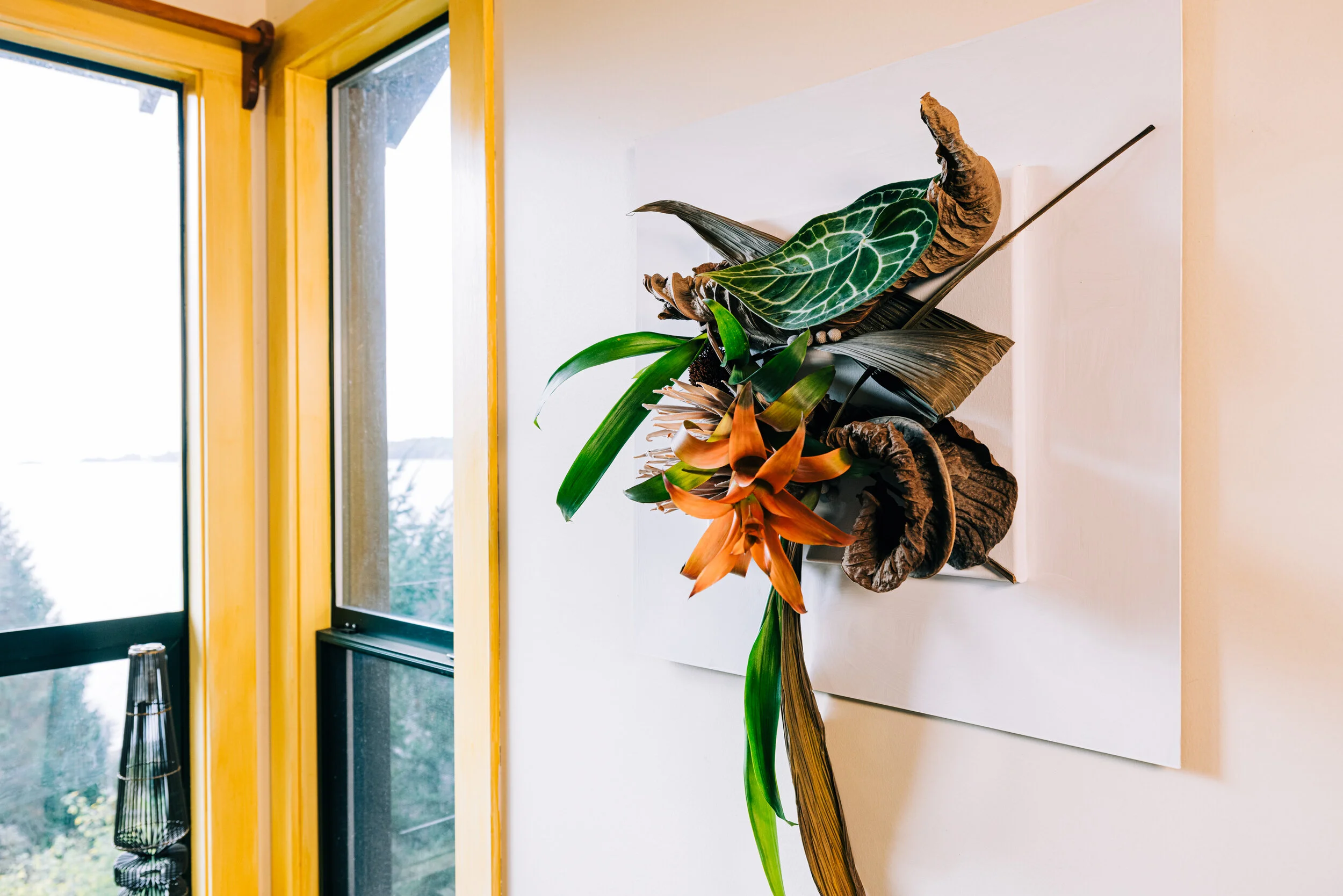 DRIED BOTANICAL ART ON CANVAS - Creative Edge September 2021